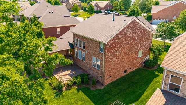 1077 Avery Trace Cir, Hendersonville, TN 37075