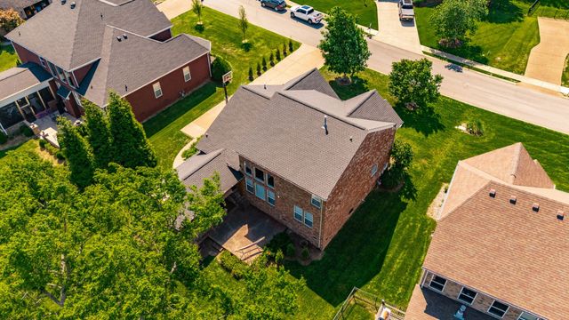 1077 Avery Trace Cir, Hendersonville, TN 37075