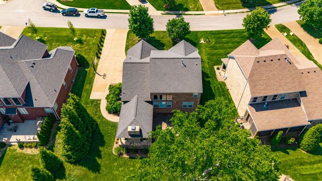 1077 Avery Trace Cir, Hendersonville, TN 37075