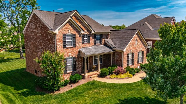 1077 Avery Trace Cir, Hendersonville, TN 37075