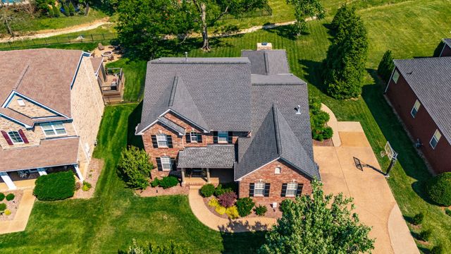 1077 Avery Trace Cir, Hendersonville, TN 37075