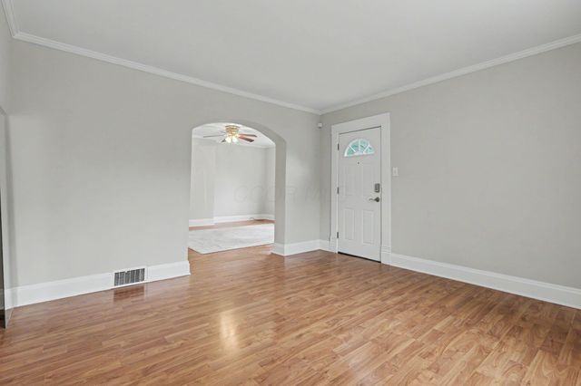 2255 Harrisburg Pike, Grove City, OH 43123