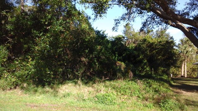 737 Benedictine Terrace, Sebastian, FL 32958