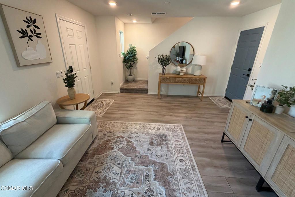 519 Coconut Lane, Fillmore, CA 93015 — photo 4