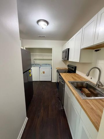 105 Drake Court A, Summerville, SC 29483