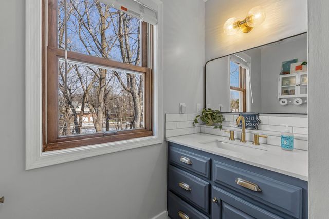 315 Juneau Lane N, Plymouth, MN 55447