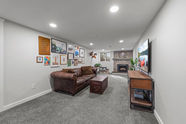 315 Juneau Lane N, Plymouth, MN 55447