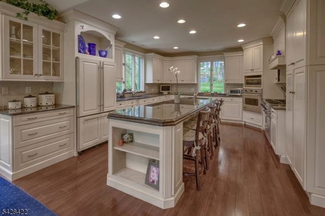 270 Mendham Rd, Bernardsville Boro, NJ 07924
