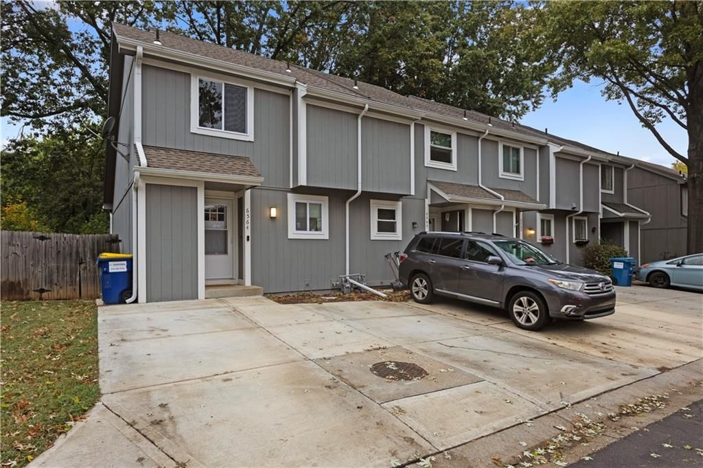 6564 Charles Street, Shawnee, KS 66216