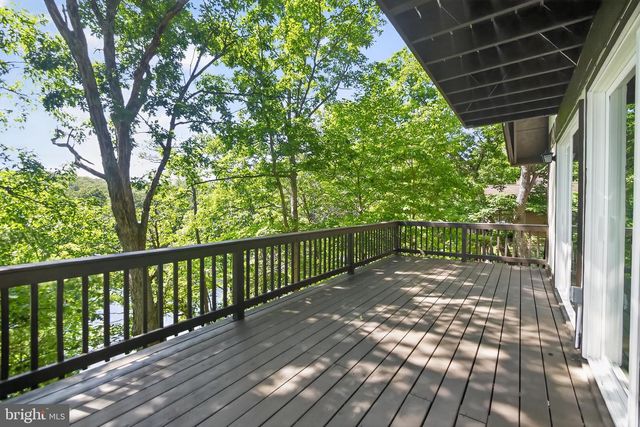 233 SUNSET CIR, Cross Junction, VA 22625