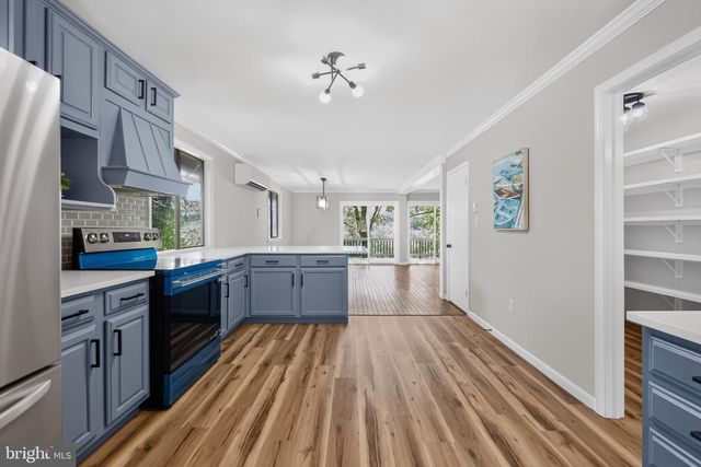 233 SUNSET CIR, Cross Junction, VA 22625