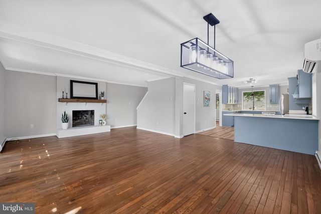 233 SUNSET CIR, Cross Junction, VA 22625