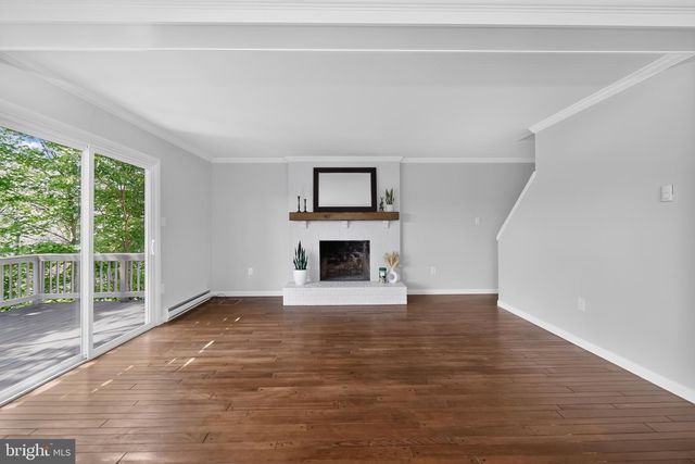 233 SUNSET CIR, Cross Junction, VA 22625
