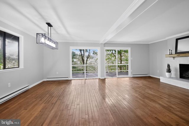 233 SUNSET CIR, Cross Junction, VA 22625