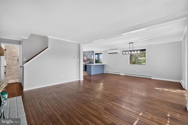 233 SUNSET CIR, Cross Junction, VA 22625