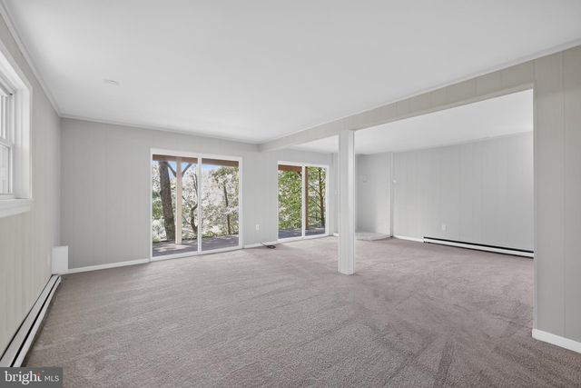 233 SUNSET CIR, Cross Junction, VA 22625