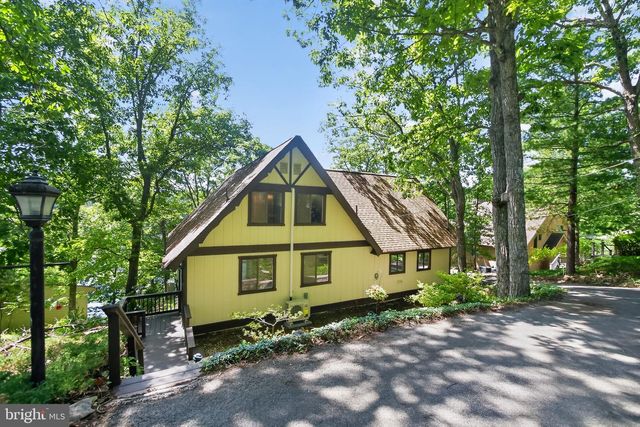233 SUNSET CIR, Cross Junction, VA 22625