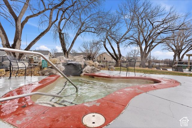 731 S SARATOGA DR, Saratoga Springs, UT 84045