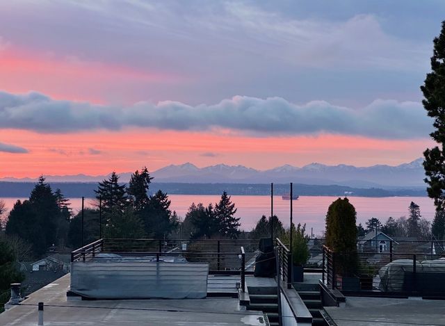 5917 B California Avenue SW, Seattle, WA 98136