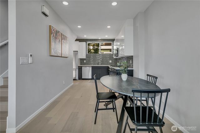 5917 B California Avenue SW, Seattle, WA 98136