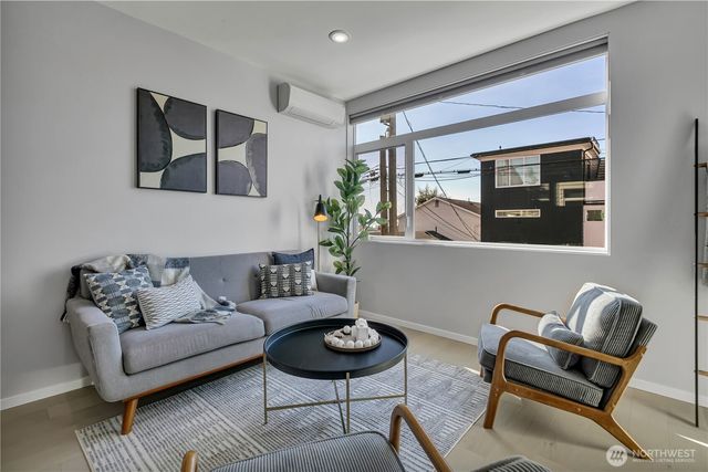 5917 B California Avenue SW, Seattle, WA 98136