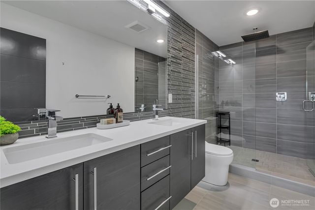 5917 B California Avenue SW, Seattle, WA 98136