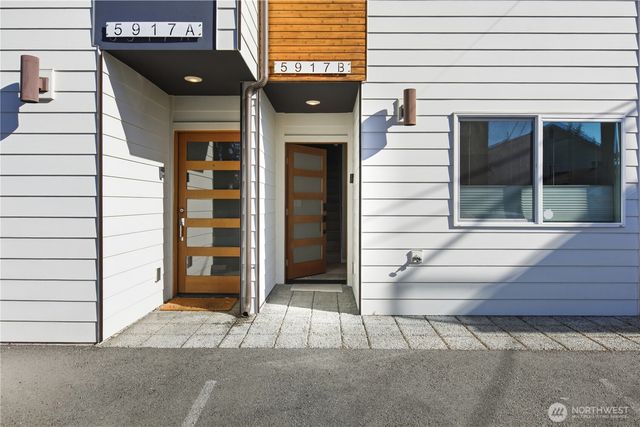 5917 B California Avenue SW, Seattle, WA 98136