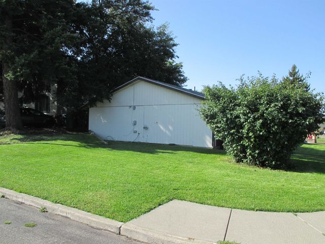 1902 E Everett Ave, Spokane, WA 99207