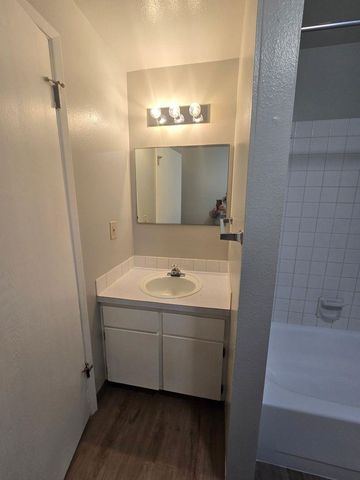 1902 E Everett Ave, Spokane, WA 99207