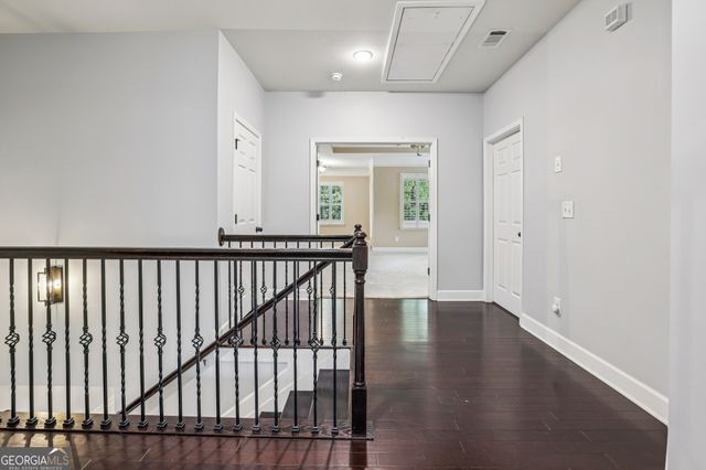127 Barkley Lane, Sandy Springs, GA 30328