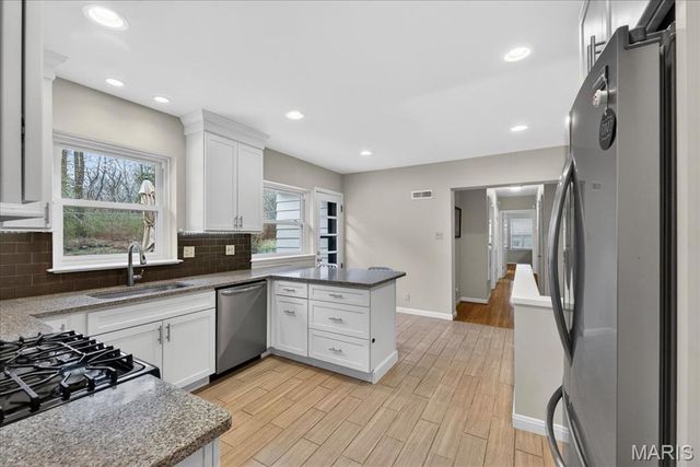 61 Tealwood Drive, Creve Coeur, MO 63141