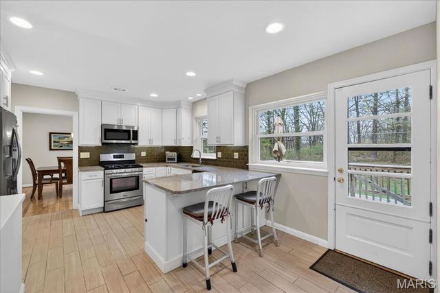 61 Tealwood Drive, Creve Coeur, MO 63141