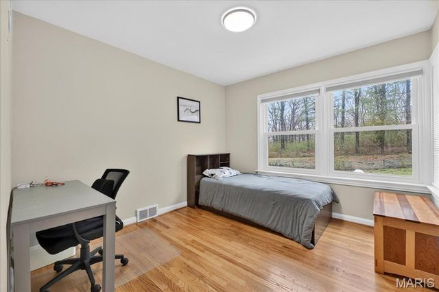 61 Tealwood Drive, Creve Coeur, MO 63141