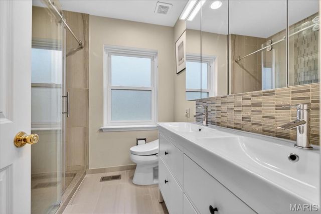 61 Tealwood Drive, Creve Coeur, MO 63141