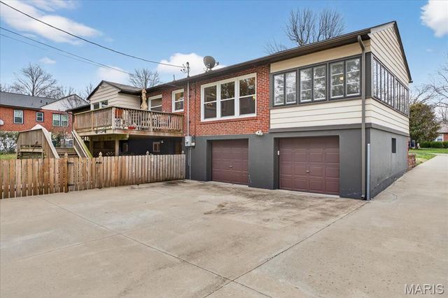 61 Tealwood Drive, Creve Coeur, MO 63141