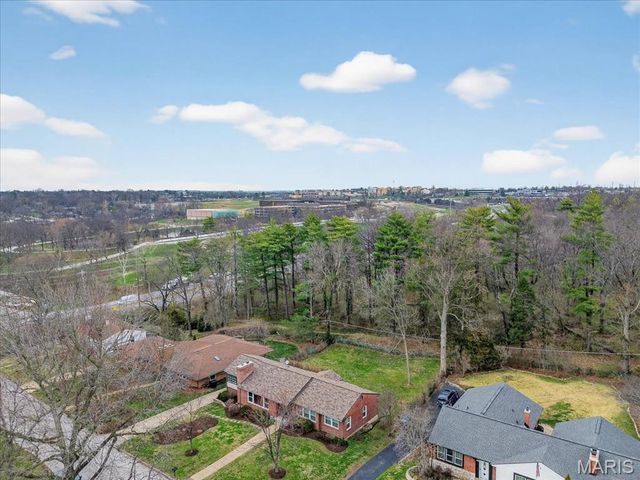 61 Tealwood Drive, Creve Coeur, MO 63141