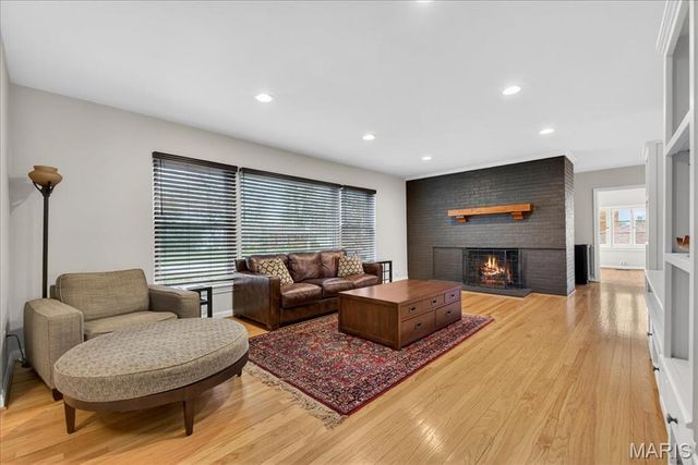 61 Tealwood Drive, Creve Coeur, MO 63141