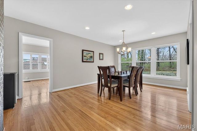 61 Tealwood Drive, Creve Coeur, MO 63141