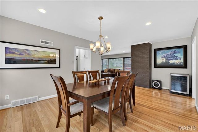 61 Tealwood Drive, Creve Coeur, MO 63141