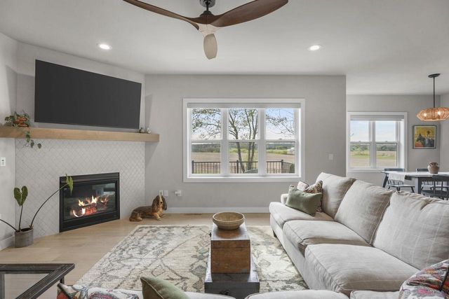 2016 Besra Drive, Verona, WI 53593