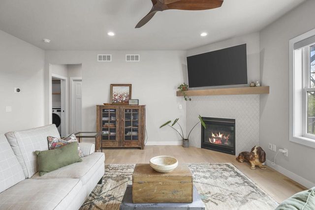 2016 Besra Drive, Verona, WI 53593