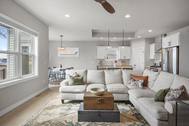 2016 Besra Drive, Verona, WI 53593