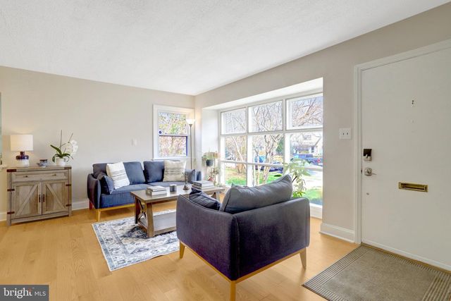 6728 SWARTHMORE DR, Alexandria, VA 22307