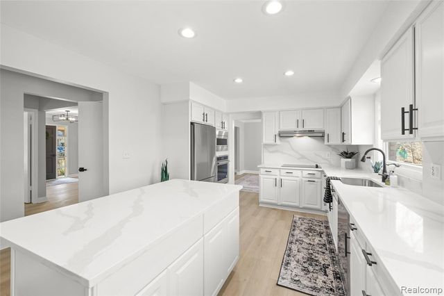 35034 Munger Street, Livonia, MI 48154