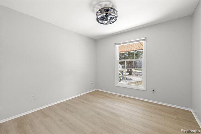 35034 Munger Street, Livonia, MI 48154