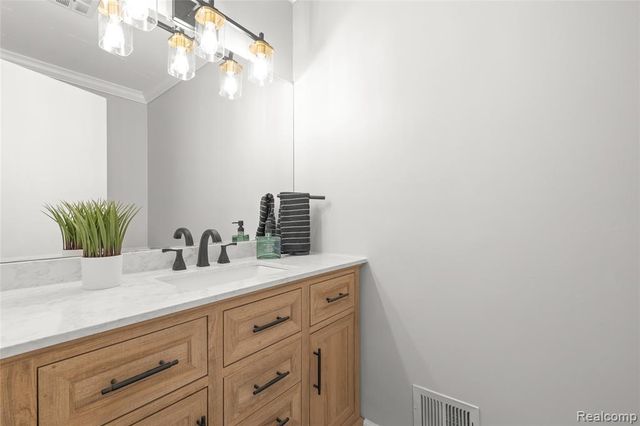 35034 Munger Street, Livonia, MI 48154