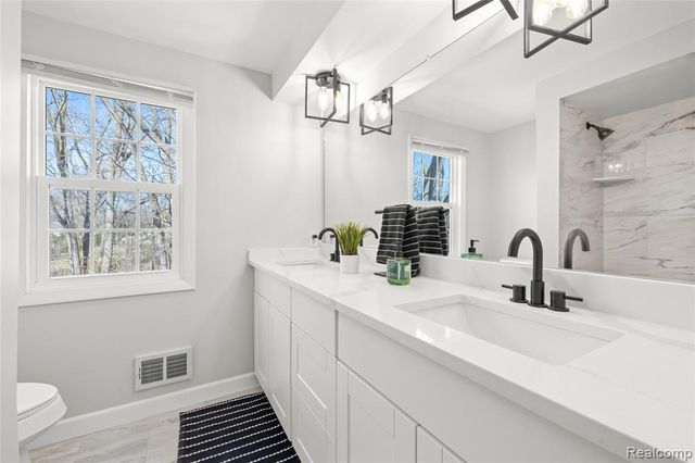 35034 Munger Street, Livonia, MI 48154