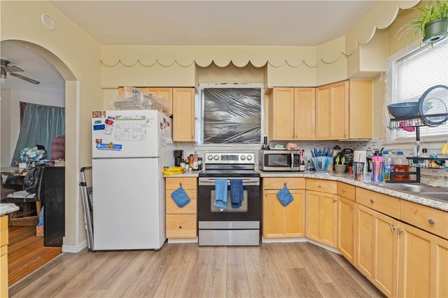 185 Lexington Avenue, Rochester, NY 14613