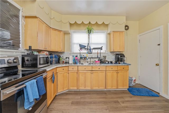 185 Lexington Avenue, Rochester, NY 14613