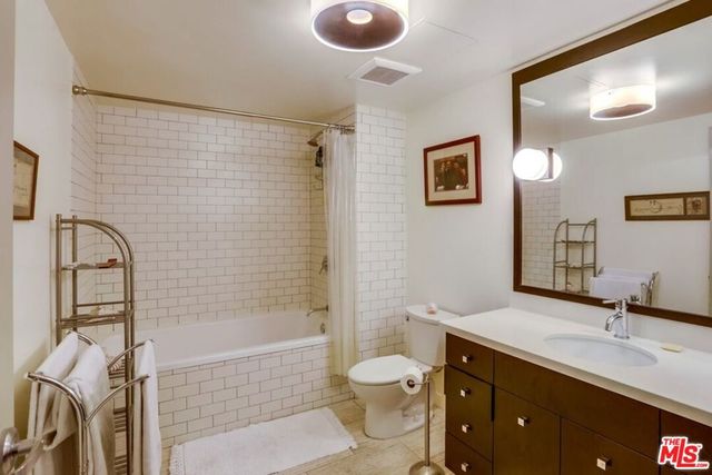 527 Molino Street 310, Los Angeles, CA 90013